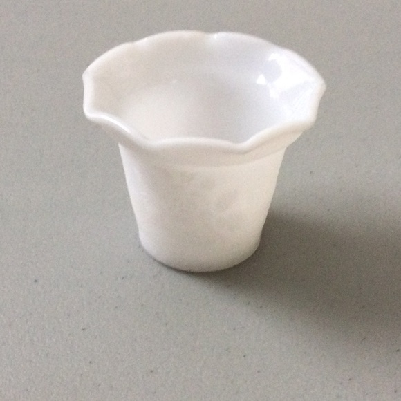 Accents Rare Vintage White Glass Vase Poshmark